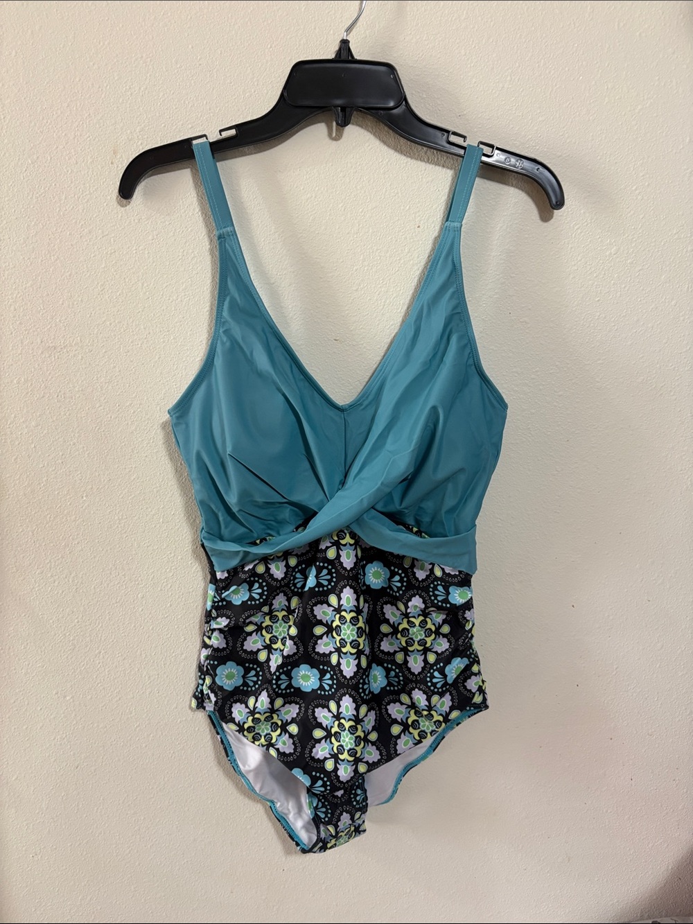 NEW Century Star Women’s Athletic One Piece Floral Print Swimsuit Size M
